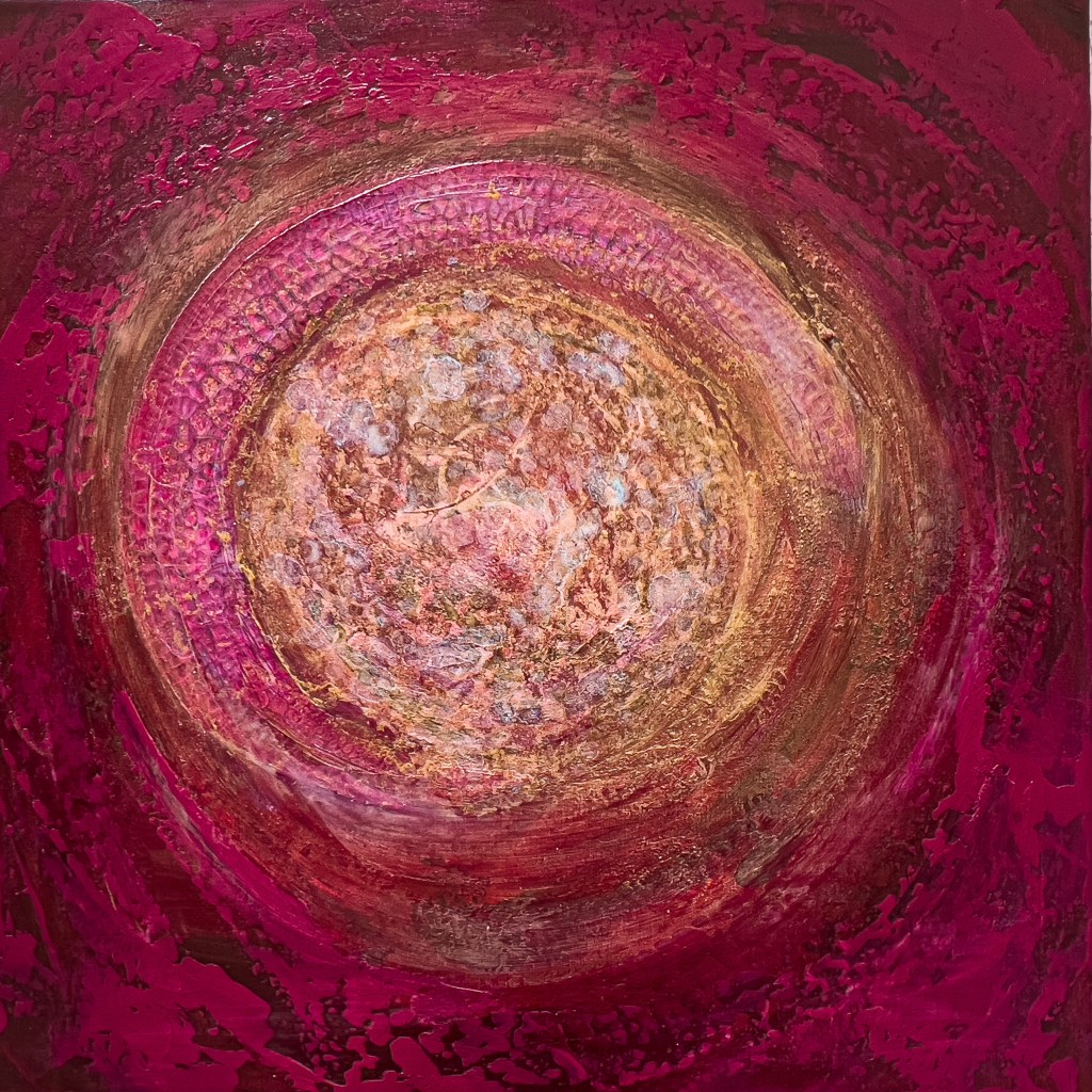Tanz auf dem Vulkan, Gesamtansicht: runde, rissige Form mit hellem, rosa-goldenem Zentrum auf magentarotem Grund